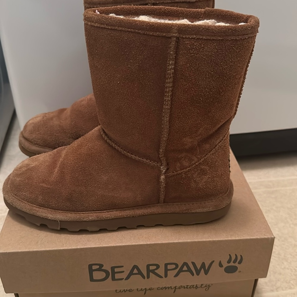 Bear paw Elle youth hickory size 5 boots
